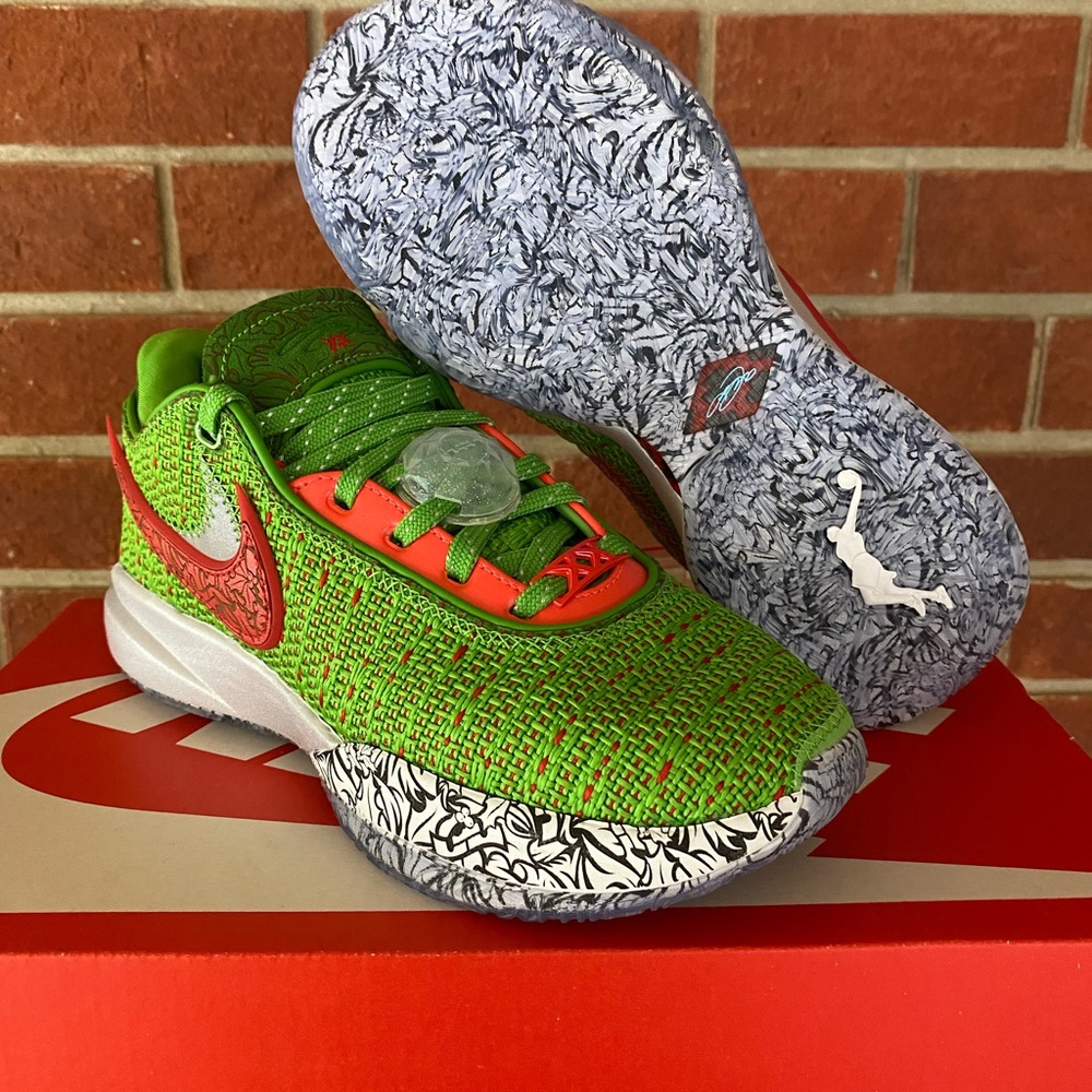 Nike Lebron 20 Stocking Stuffer Size 7 Womens Grinch Green Red New Sneakers Shoe - Picture 3 of 12